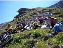 Brotzeitpause auf dem Weg zum Colle Mayt