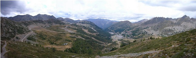 Blick auf Isola 2000 vom Tete Merci�re - aus der Ferne sieht es gar nicht so schlimm aus...