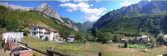 Blick von der Terrasse des Posto Tappa Richtung Talschlu�